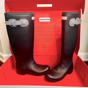 Brand New Hunter Tour Packable Rainboots - 8